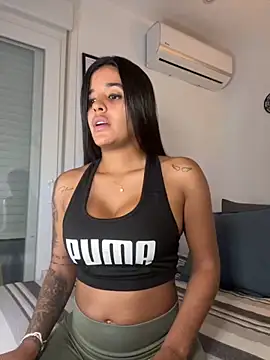 Snapshot of EmelyRogers chatting on October 8, 2025, 6:38 pm EmelyRogers online show from October 8, 2025, 6:38 pm