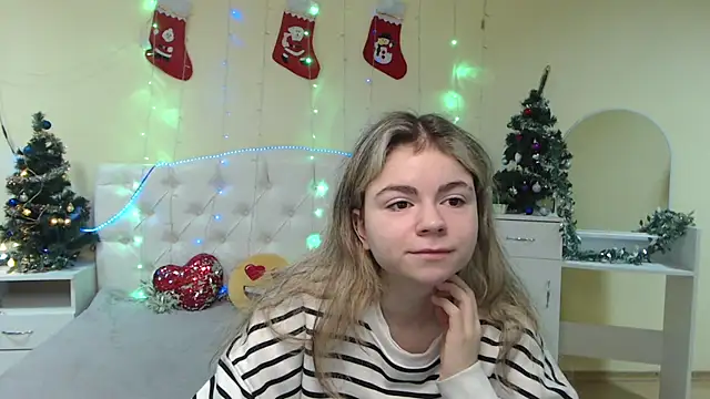 Snapshot of TinaRedly chatting on December 28, 2024, 6:49 am TinaRedly online show from December 28, 2024, 6:49 am