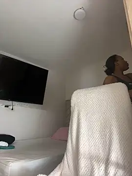 kellya  online show from February 3, 2026, 11:37 am