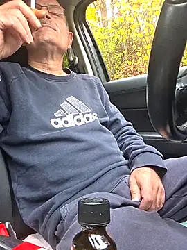 Snapshot of bottomhairy chatting on October 23, 2025, 8:13 am bottomhairy online show from October 23, 2025, 8:13 am