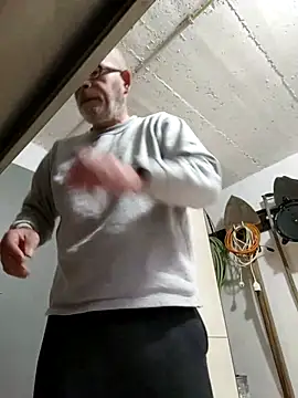 bottomhairy online show from April 2, 2026, 2:58 pm