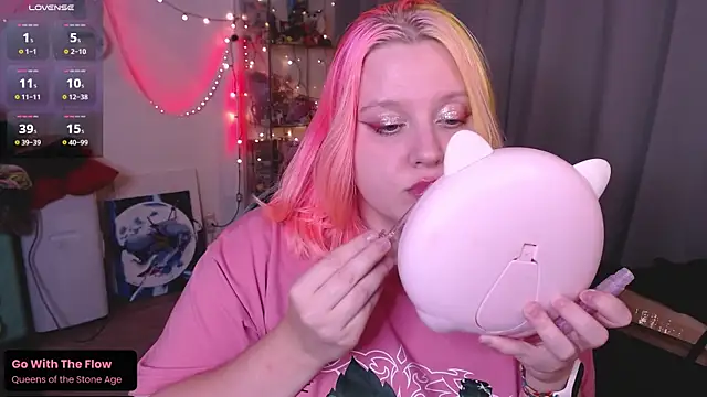 lissamuff online show from October 8, 2025, 4:15 pm