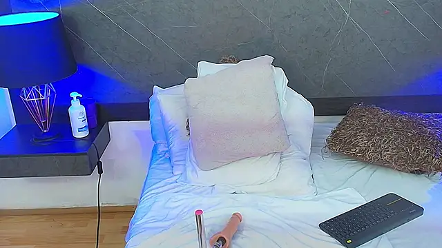 Snapshot of charlottebrowns_ chatting on February 20, 2025, 6:46 pm charlottebrowns online show from February 20, 2025, 6:46 pm