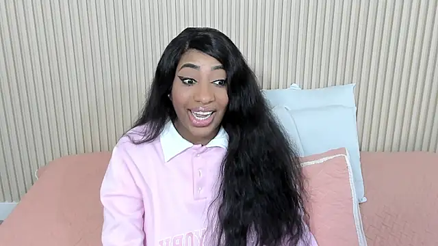 Snapshot of charlottebrowns_ chatting on November 22, 2025, 12:15 pm charlottebrowns online show from November 22, 2025, 12:15 pm