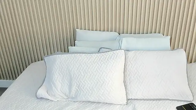 Snapshot of charlottebrowns_ chatting on December 16, 2025, 1:05 pm charlottebrowns online show from December 16, 2025, 1:05 pm