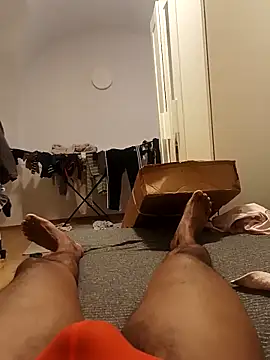 maleesa online show from October 9, 2025, 3:32 pm