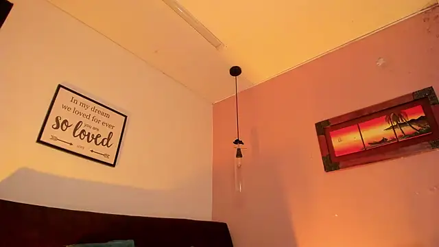 ArianaBaker online show from November 7, 2025, 12:49 pm