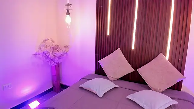 ArianaBaker online show from March 5, 2026, 1:51 pm