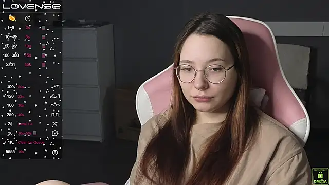 Snapshot of Airyhill chatting on February 5, 2025, 6:37 pm Airyhill online show from February 5, 2025, 6:37 pm