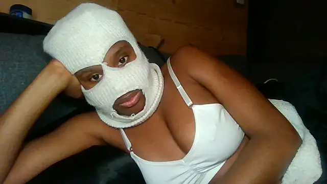 LabelleOnyx online show from March 22, 2026, 8:45 pm