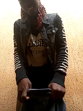 Snapshot of Swirly_blac chatting on March 10, 2026, 7:24 am Swirly blac online show from March 10, 2026, 7:24 am