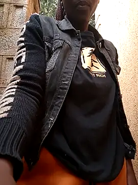 Snapshot of Swirly_blac chatting on March 20, 2026, 12:43 pm Swirly blac online show from March 20, 2026, 12:43 pm