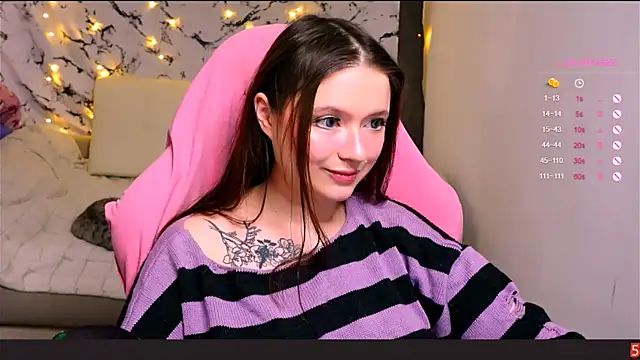 Snapshot of me__hanna chatting on February 21, 2025, 10:15 pm me hanna online show from February 21, 2025, 10:15 pm