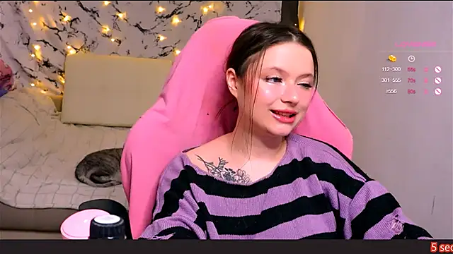 Snapshot of me__hanna chatting on February 22, 2025, 1:22 am me hanna online show from February 22, 2025, 1:22 am