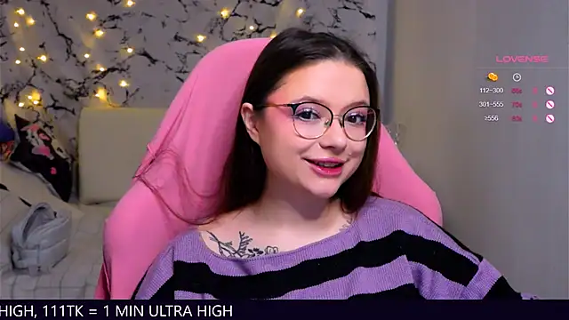 Snapshot of me__hanna chatting on February 27, 2025, 10:20 pm me hanna online show from February 27, 2025, 10:20 pm