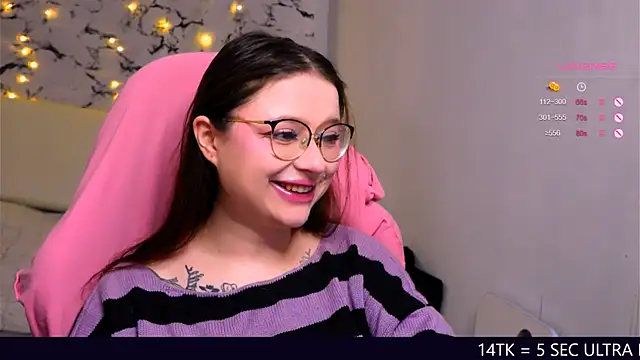 Snapshot of me__hanna chatting on March 1, 2025, 10:53 pm me hanna online show from March 1, 2025, 10:53 pm