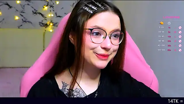 Snapshot of me__hanna chatting on March 9, 2025, 11:25 pm me hanna online show from March 9, 2025, 11:25 pm