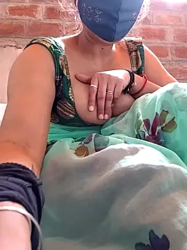 Snapshot of Archna-ji chatting on December 6, 2024, 8:05 am Archna-ji online show from December 6, 2024, 8:05 am