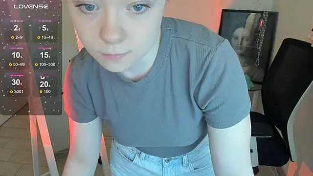 Florence meow online show from April 8, 2026, 6:24 am