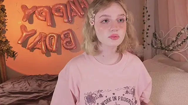 ELLIEJAY online show from April 9, 2026, 5:29 am