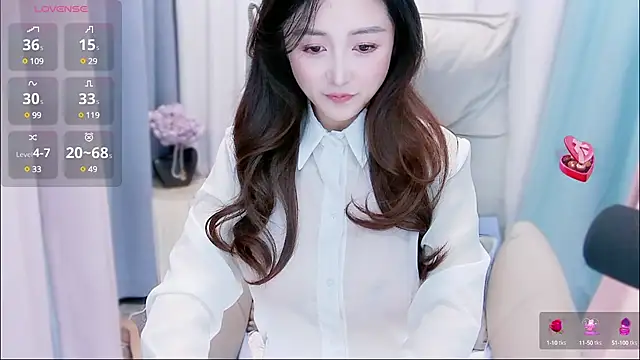 Snapshot of Liiniie-Lovers chatting on January 4, 2025, 11:48 pm Liiniie-Lovers online show from January 4, 2025, 11:48 pm