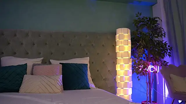 HaileyMadow online show from February 15, 2025, 7:49 am