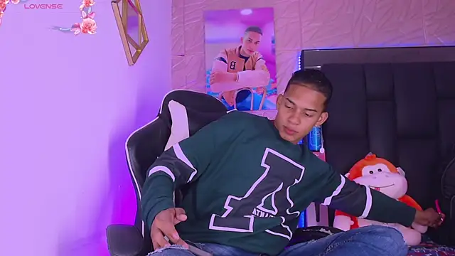 dilan alfonzo online show from April 12, 2026, 4:06 am