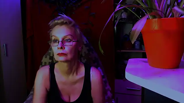 HelgaHimmell online show from March 27, 2026, 6:07 pm