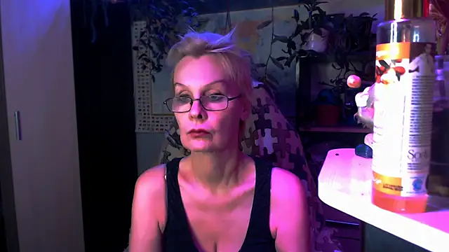 HelgaHimmell online show from April 11, 2026, 10:47 pm