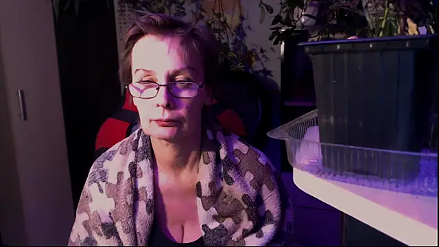HelgaHimmell online show from June 1, 2026, 9:05 pm