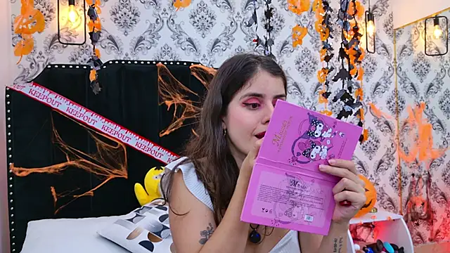 LexaDeRusso online show from October 27, 2025, 8:02 pm