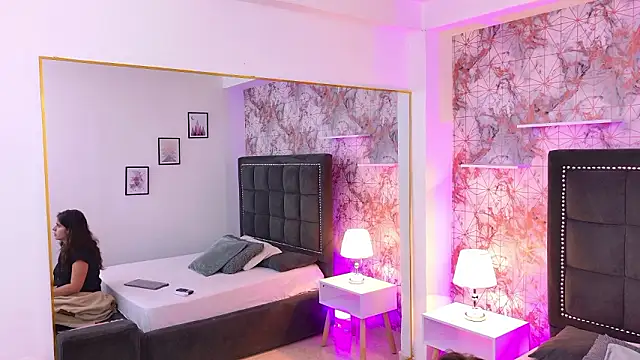 LexaDeRusso online show from March 7, 2026, 12:13 pm