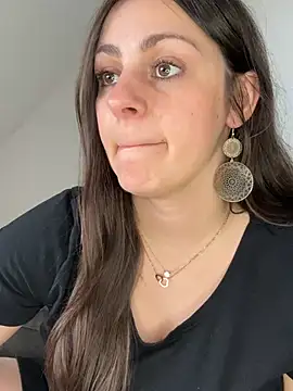 Snapshot of Loella-Rose chatting on March 28, 2026, 2:27 pm Loella-Rose online show from March 28, 2026, 2:27 pm