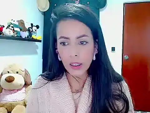 ella peck online show from December 18, 2024, 2:42 am