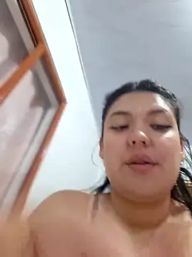 Sophie-hatter online show from May 24, 2026, 1:32 am
