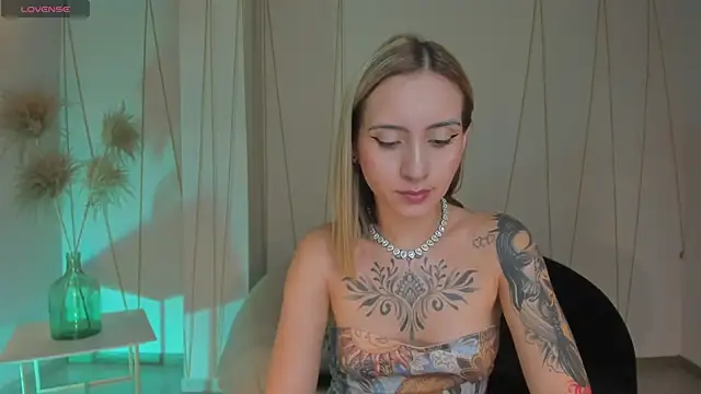 Snapshot of MollySundersX chatting on February 28, 2026, 9:38 pm MollySundersX online show from February 28, 2026, 9:38 pm