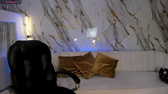 MollySundersX online show from March 7, 2026, 5:04 am