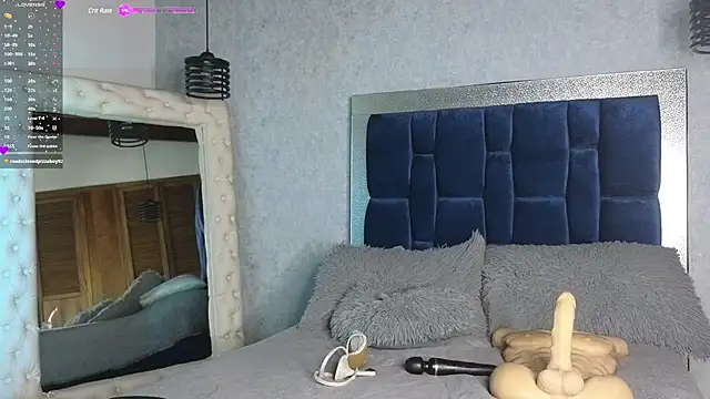 SaraWilliamss  online show from December 12, 2024, 1:06 pm