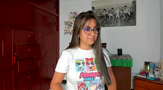 Isabellaa22 1 online show from January 30, 2025, 6:21 pm