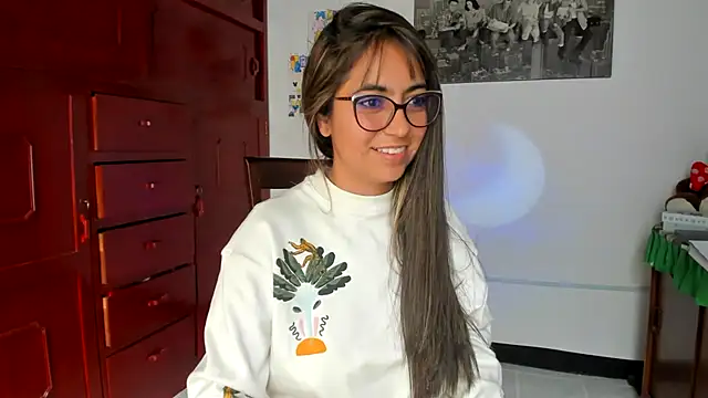 Isabellaa22 1 online show from February 11, 2025, 6:01 pm