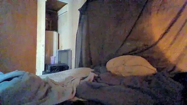 Nightshade7712 online show from December 18, 2025, 6:25 pm