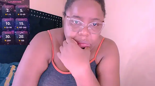 TatianaSantodomingo online show from December 23, 2024, 10:32 am