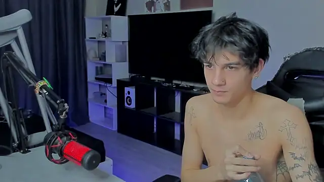 MarkBrowniii online show from September 23, 2025, 5:54 am