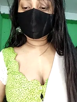 Idhika Paul online show from March 30, 2026, 8:04 am