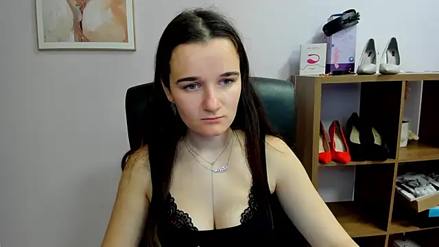 KateDelight online show from May 17, 2026, 6:33 am
