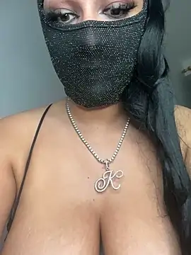 kamila french online show from March 21, 2025, 9:23 pm