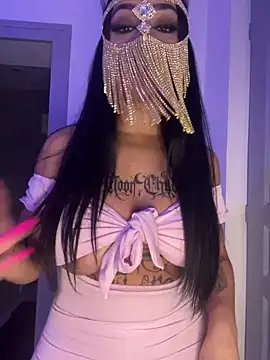 kamila french online show from February 24, 2026, 9:24 pm