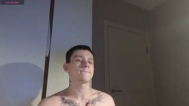 R1mmo   online show from October 26, 2025, 6:58 pm