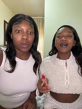 Snapshot of THEBUTTERNUT chatting on March 4, 2026, 2:56 pm THEBUTTERNUT online show from March 4, 2026, 2:56 pm