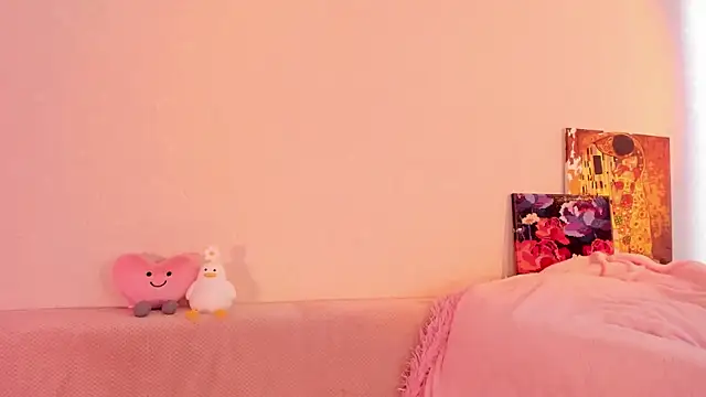 Snapshot of CrystalRey chatting on February 15, 2025, 4:36 am CrystalRey online show from February 15, 2025, 4:36 am